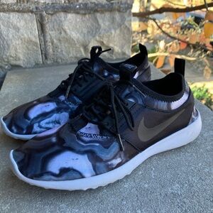 Nike Juvenate Women’s Tennis Shoes (Sz 8.5)